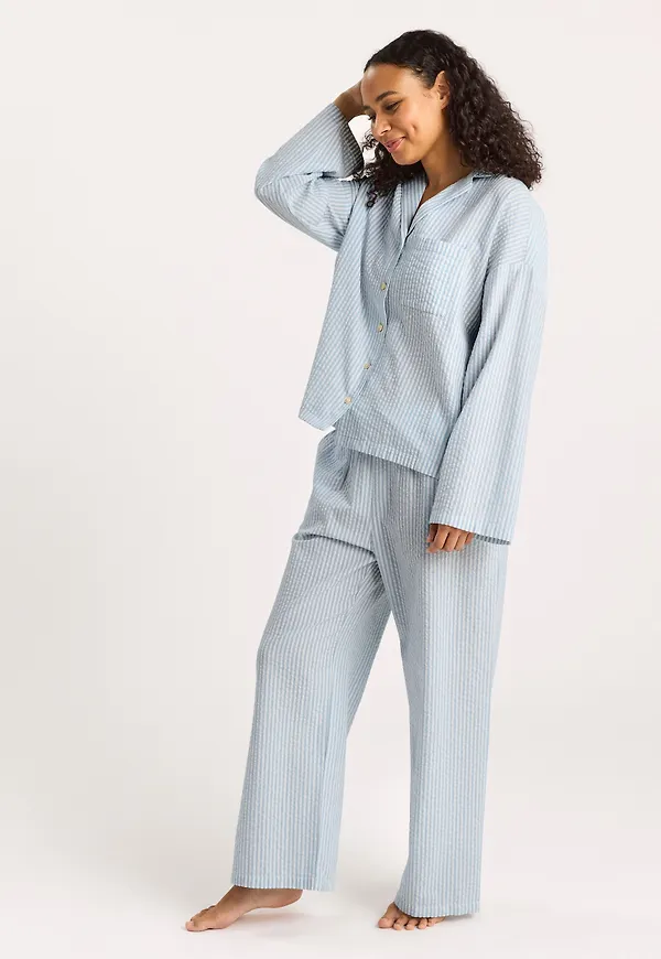 Pyjamasset i bäckebölja