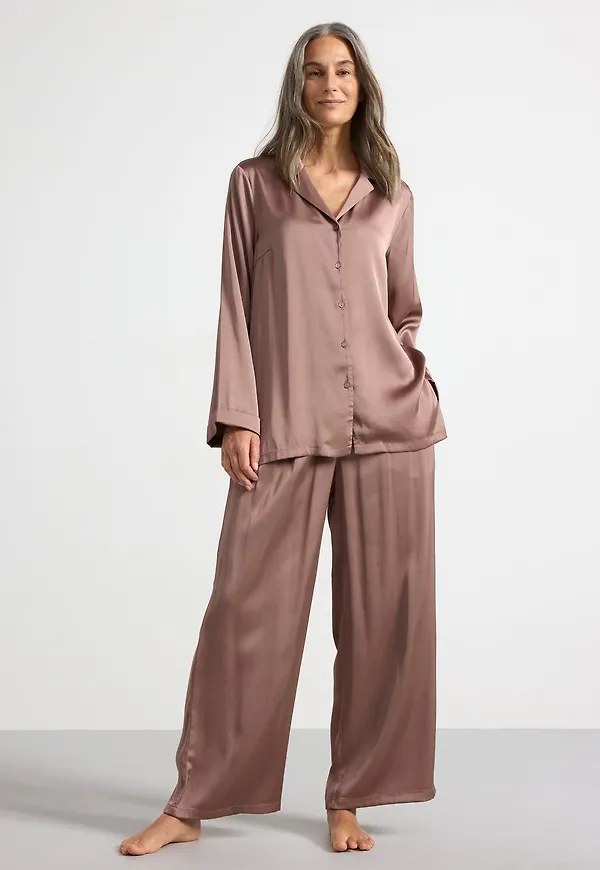Pyjamasset i satin