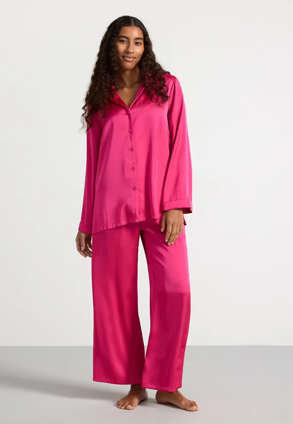 Pyjamasset i satin