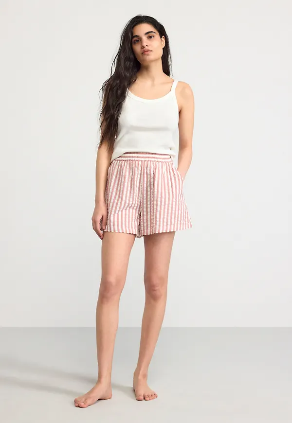 Pyjamasshorts i bäckebölja