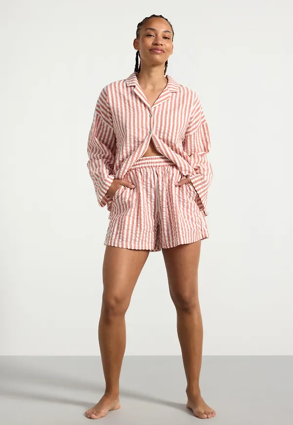 Pyjamasshorts i bäckebölja