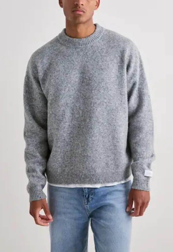 Que Sera Sera Graham Solid Knit Stickade tröjor Grå