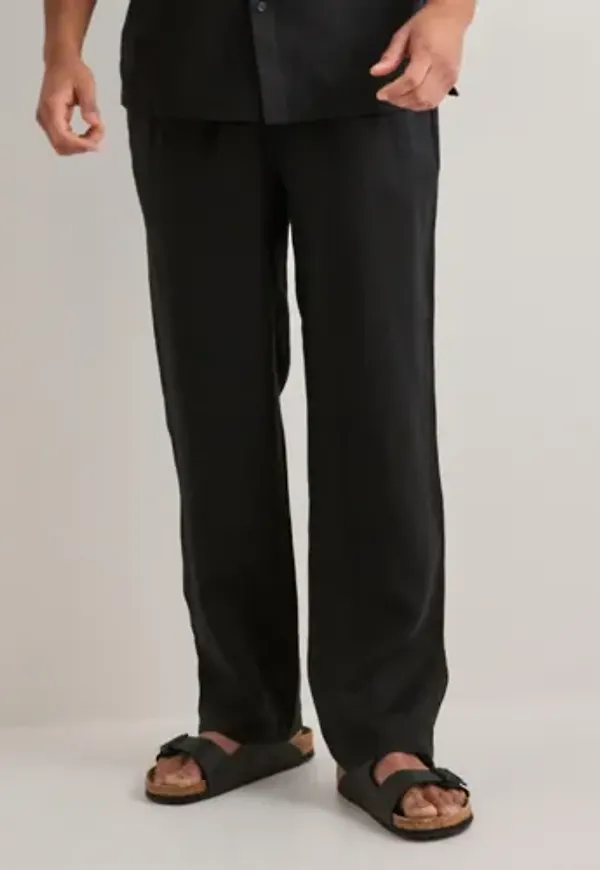 Que Sera Sera Louis Reg Linen Pants Linnebyxor Svart