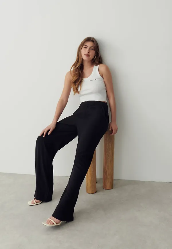 Relaxed viscose trousers
