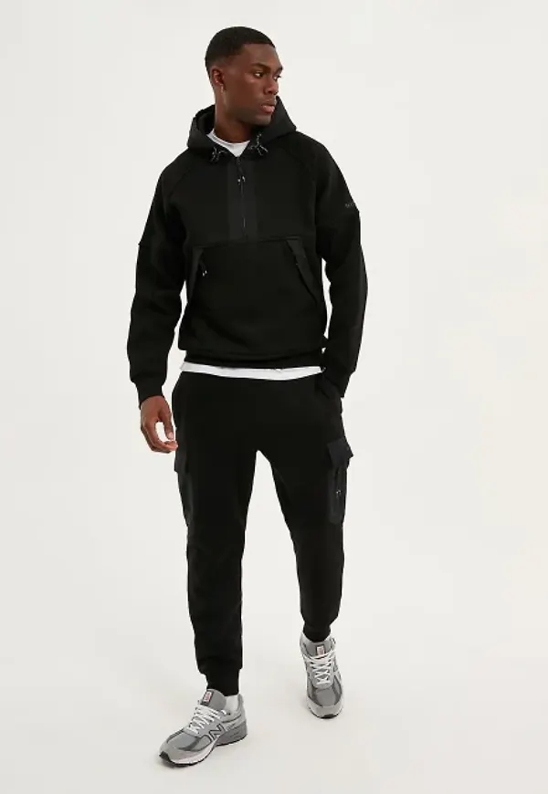 Relay Half Zip Hood