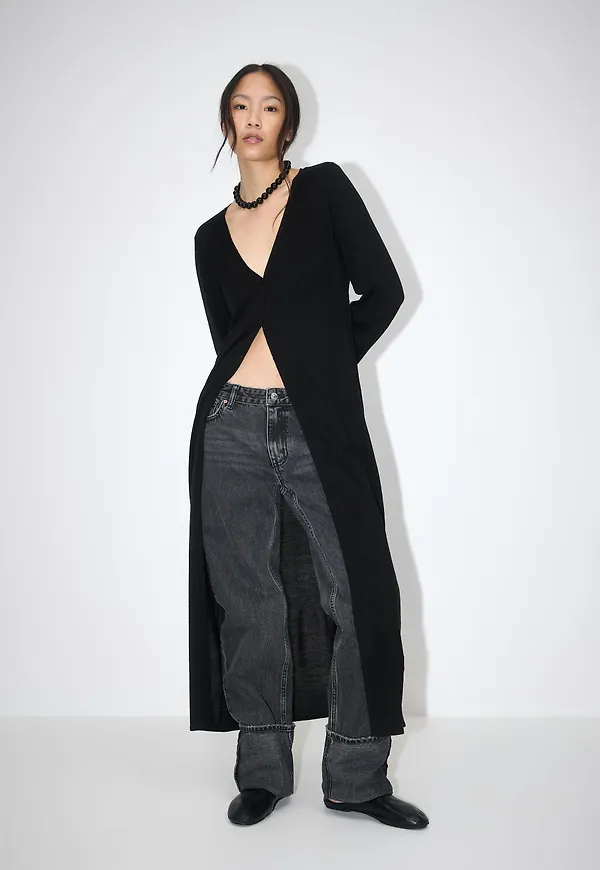 Gina Tricot - Remade fold up jeans - Low waist jeans - Svart - 32 - Dam