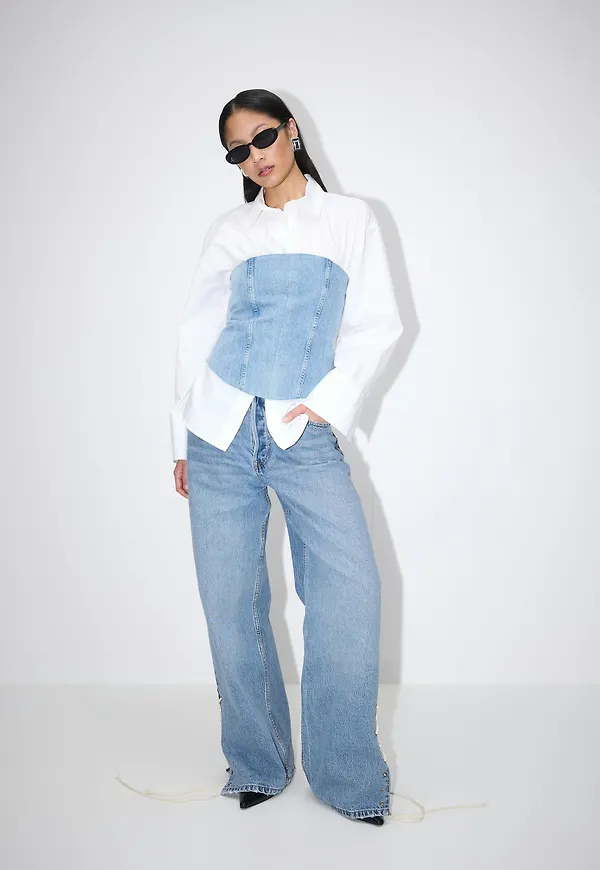 Gina Tricot - Remade studded slit jeans - Low waist jeans - Blå - 34 - Dam