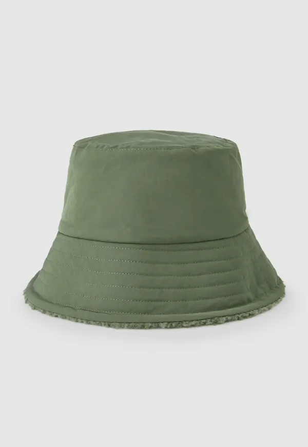 REVERSIBLE TEDDY BUCKET HAT