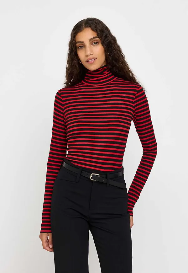 Ribbad topp med polokrage