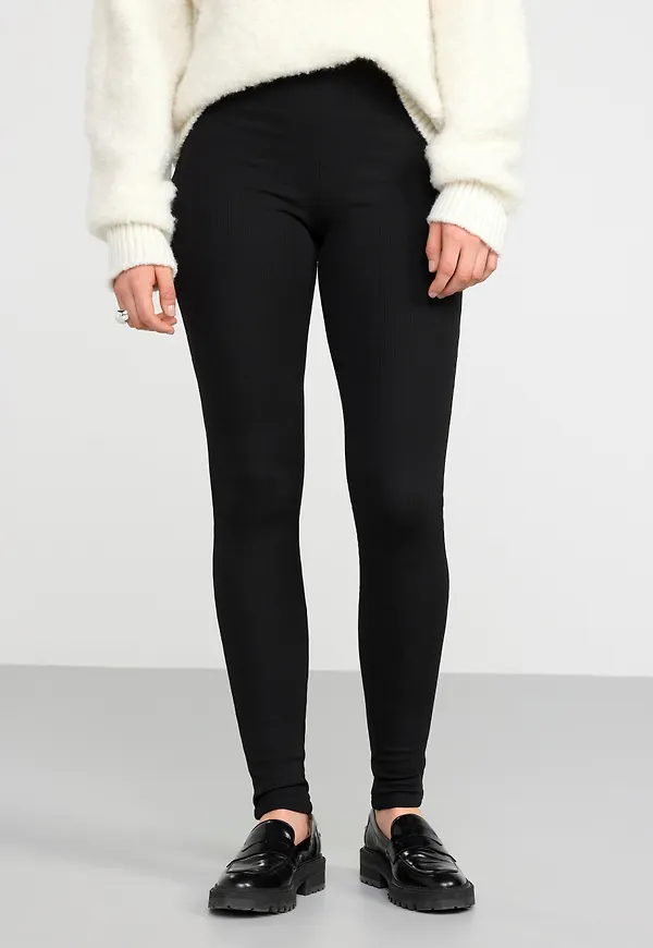 Ribbade leggings med borstad insida