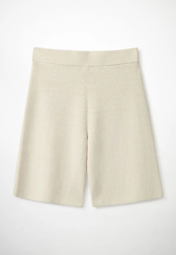 RIBBED KNITTED SHORTS