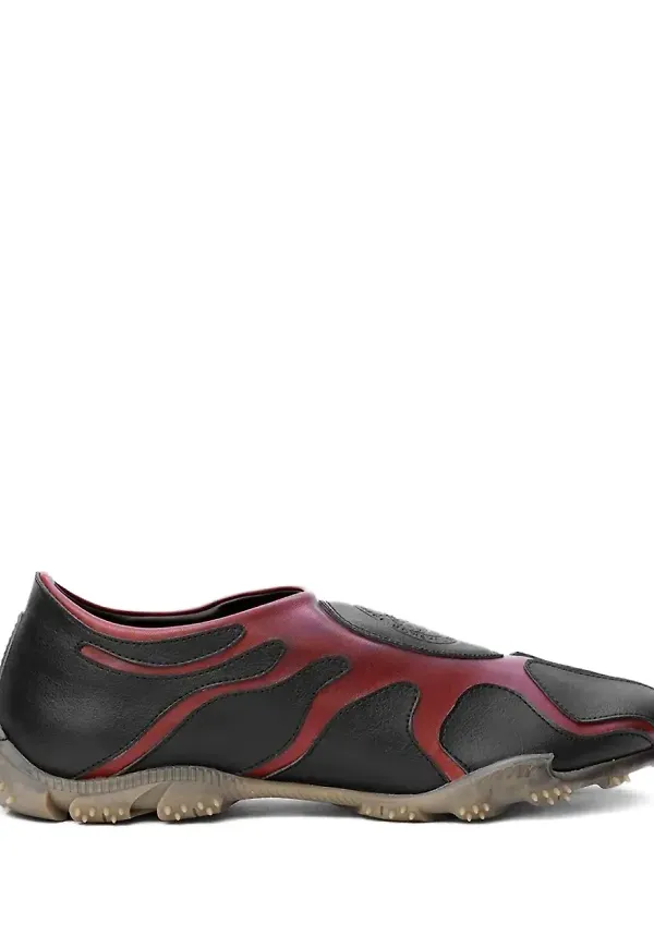 Rombaut slip on-sneakers med elddetalj - Svart