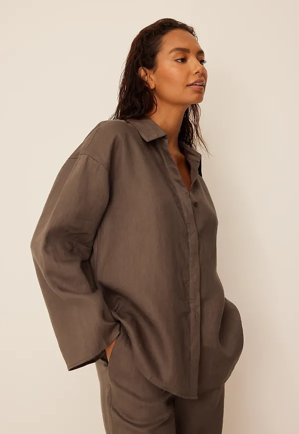 Romee Strijd x NA-KD Oversized skjorta i linne - Brown