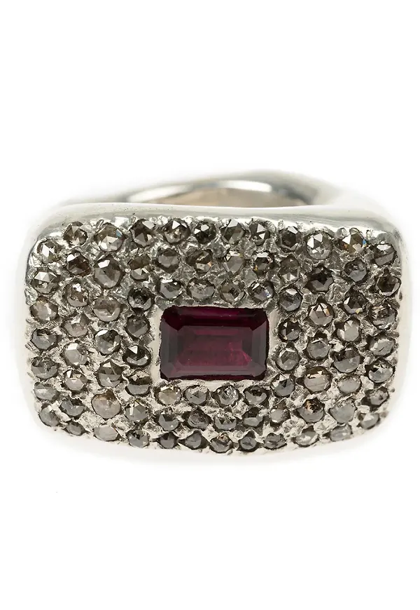 Rosa Maria Falamank diamond and rhodolite ring - Silverfärgad