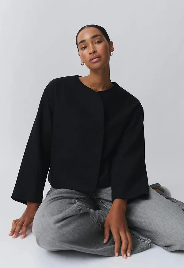 Round neck short jacket
