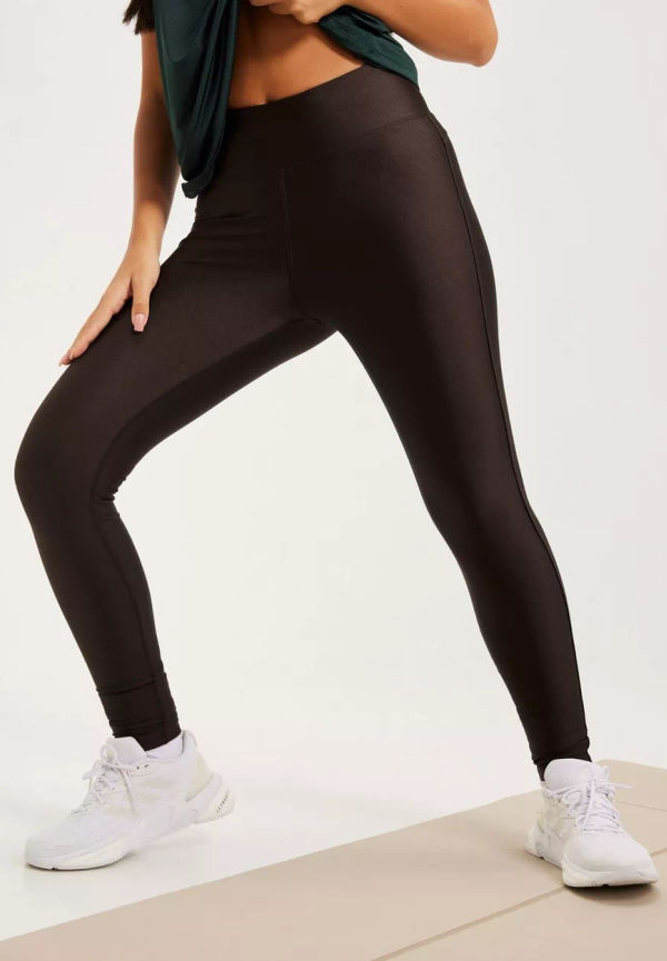 Porno ona oglining qarzlarini toladi