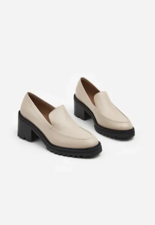 Saga Creme Leather