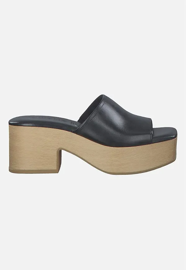 Sandal