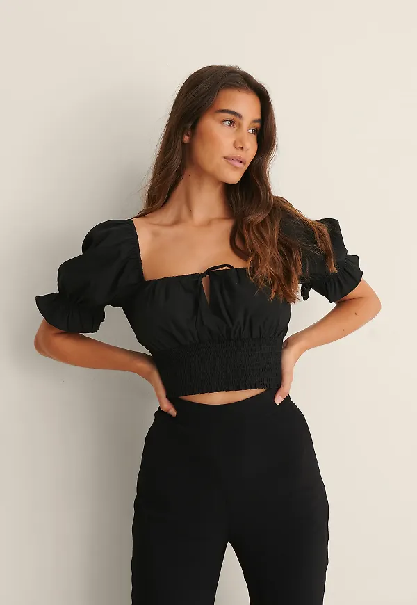 Sanne de Kramer x NA-KD Topp Med Smock Och Puffärm - Black