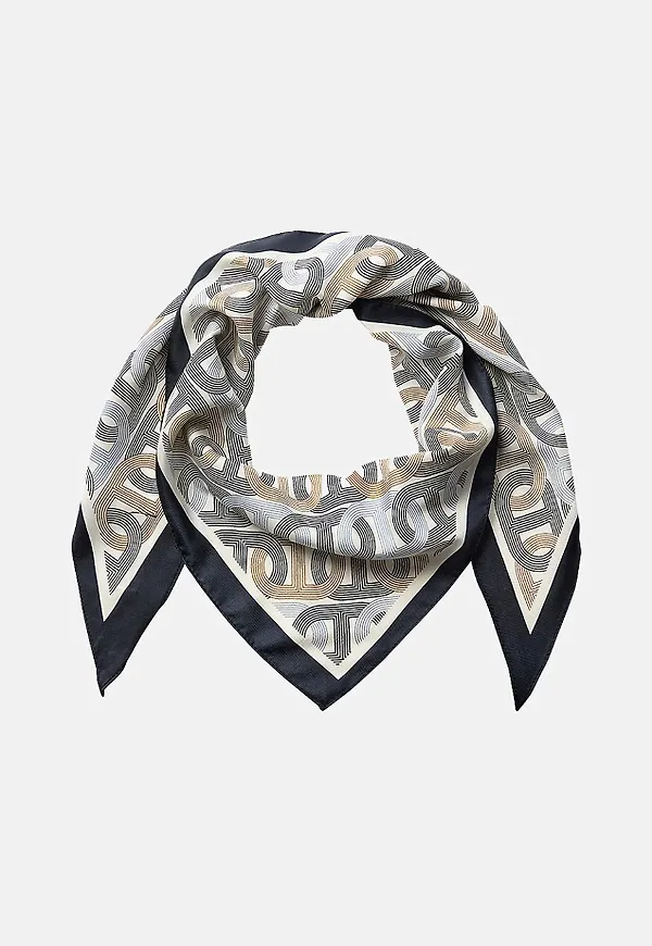 Scarf med elegant tryck