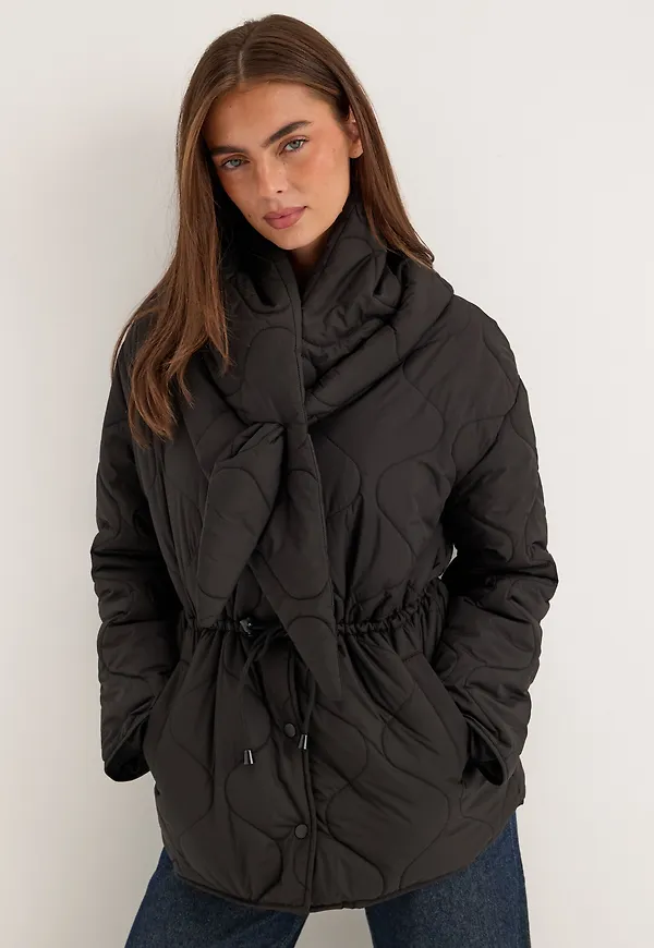 Scarf Quilted Short Jacket