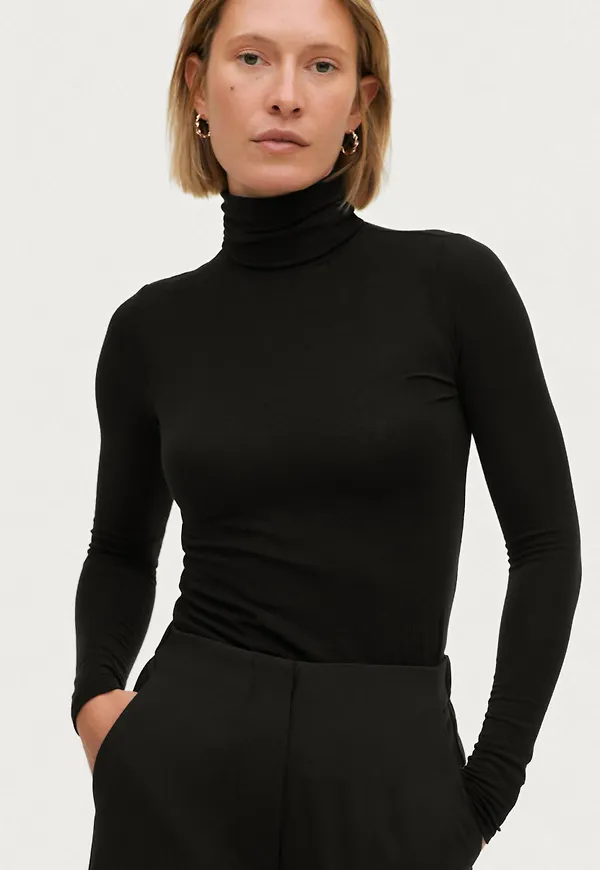 Second Female - Matima T-Neck Tee - Svart - 42