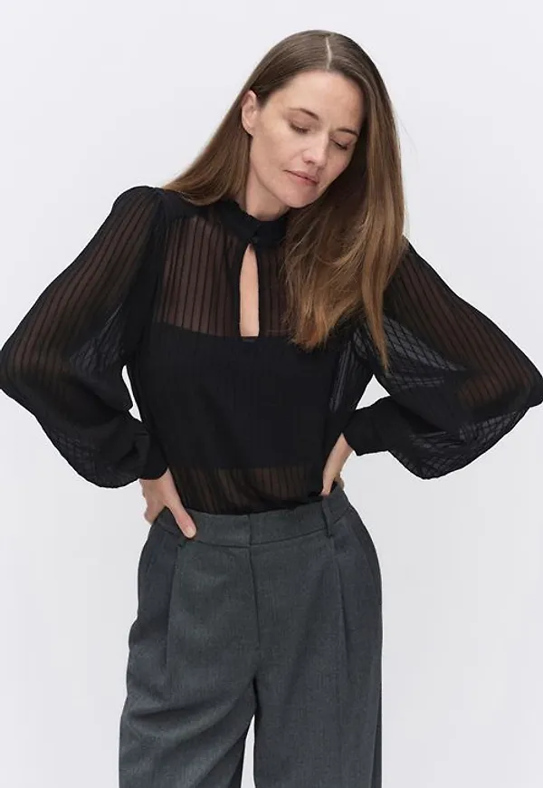 Second Female Vitta blouse Blusar