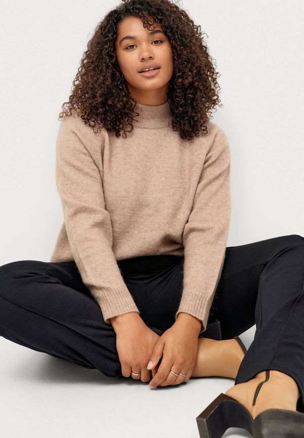 Selected FEMME CURVE - Tröja slfLulu LS Knit High Neck - Beige