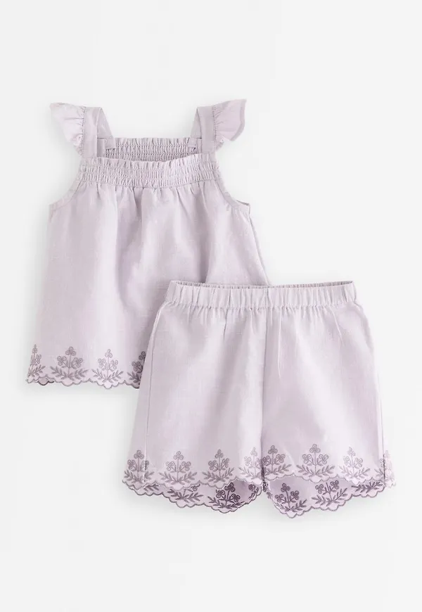 Set med topp och shorts