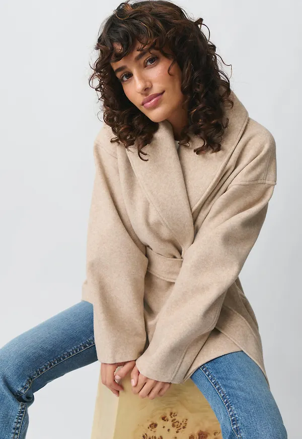 Shawl collar short coat