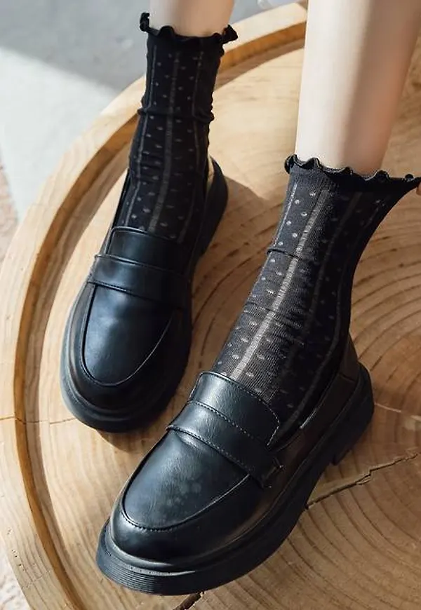 Shein Minimalist Crew Socks