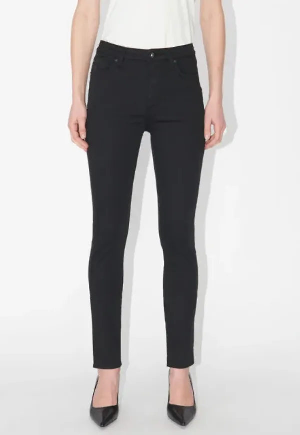 Shelly Jeans