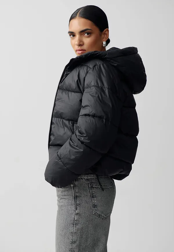 Short puffer jacket
