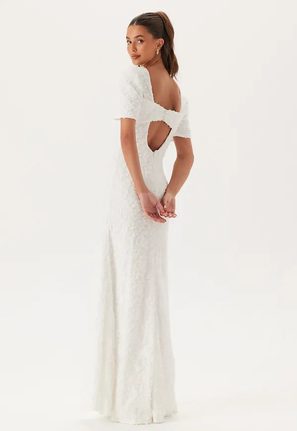 Blommiga studentklänningar: Short Sleeve 3D Floral Wedding Gown