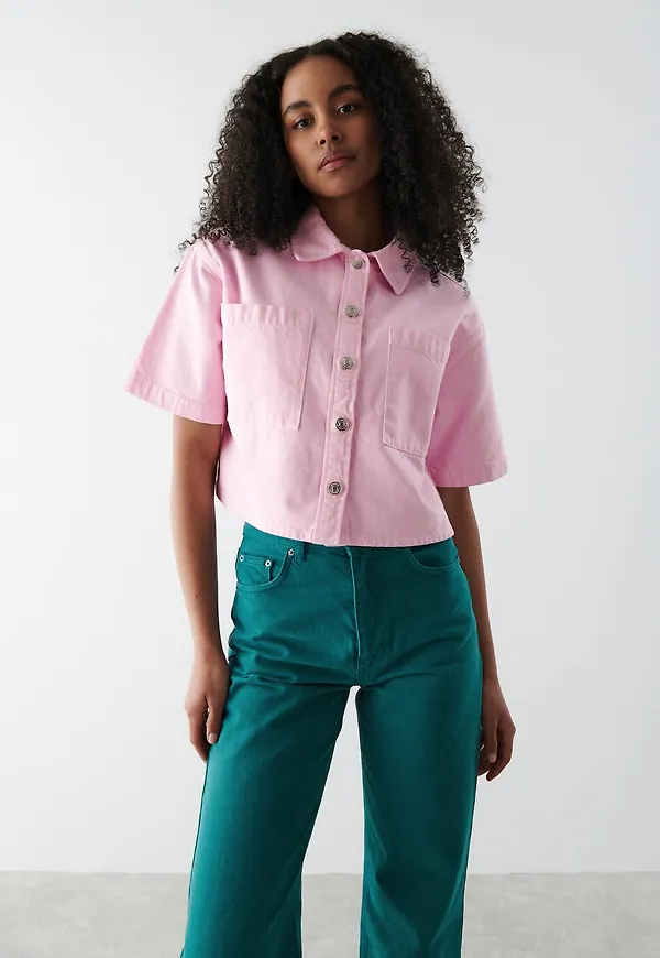 Short sleeve denim shirt