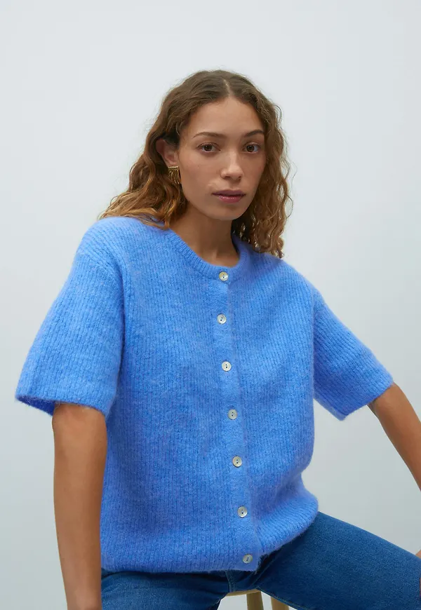 Short sleeve knitted cardigan