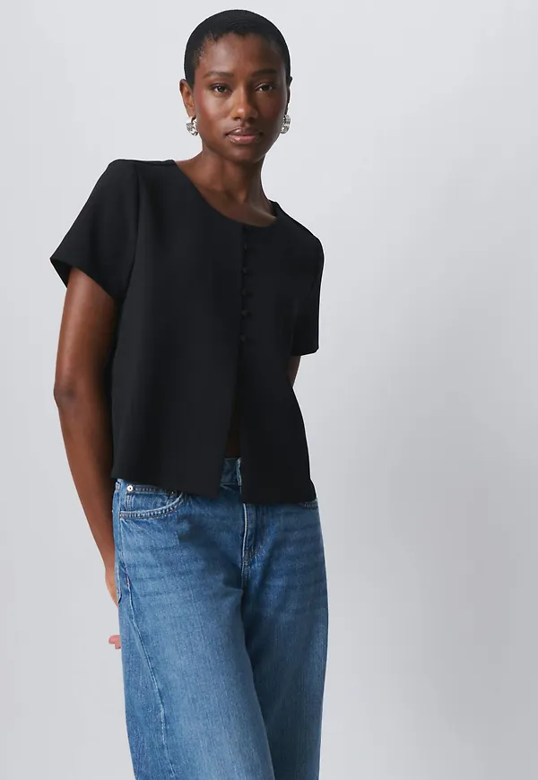 Short sleeve top