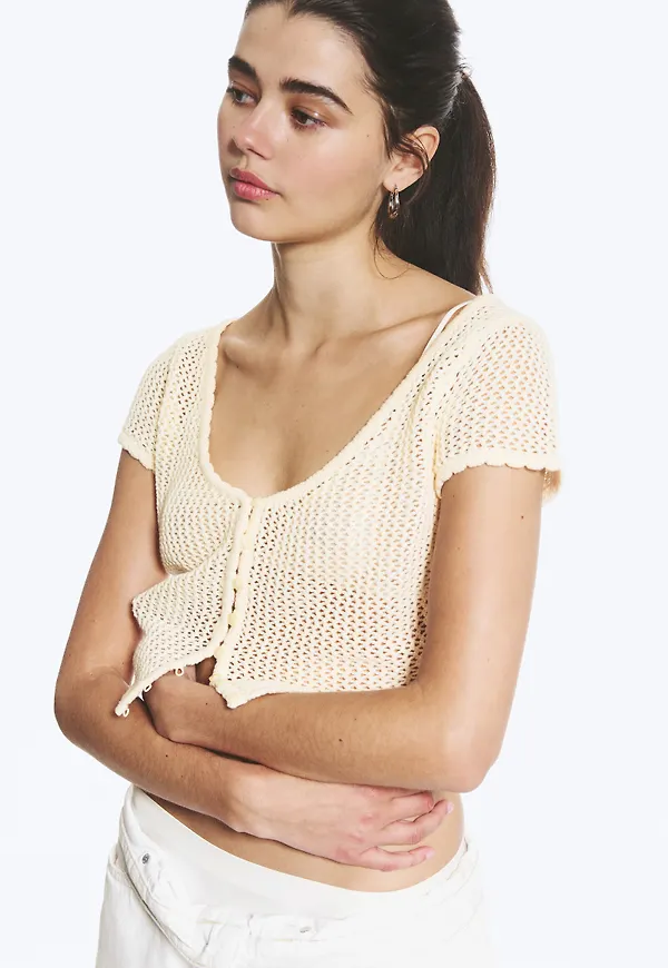 Short-sleeved crochet top