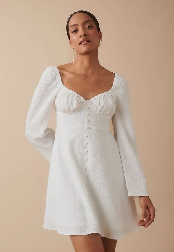Short trumpet dress