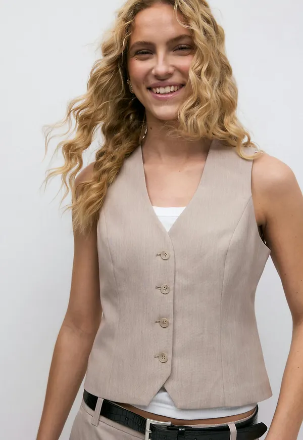 Gina Tricot - Short v-neck vest - Västar - Beige - 34 - Dam