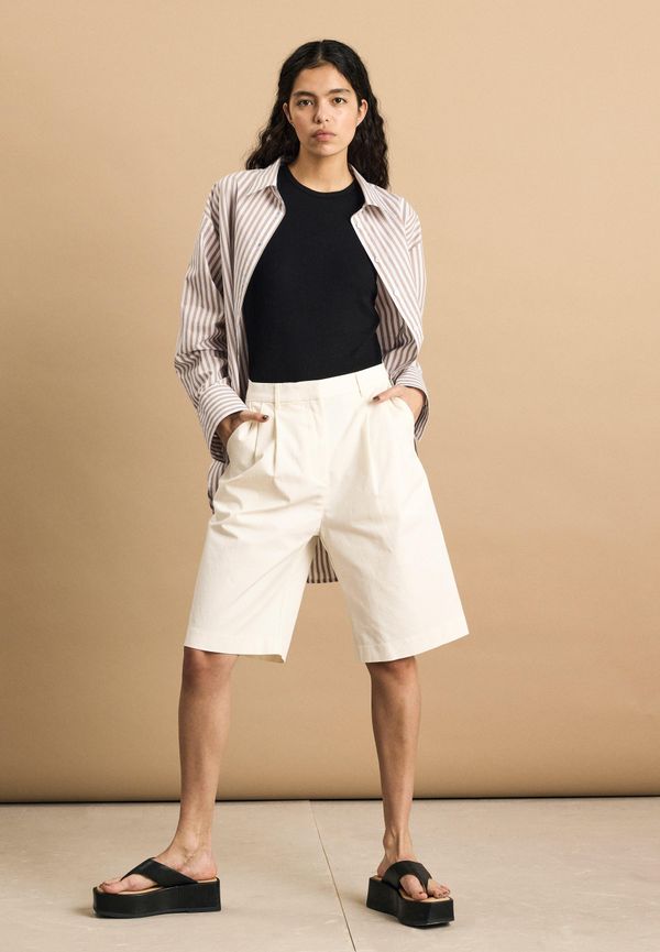 Shorts med hög midja