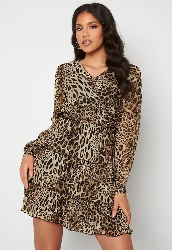 Sisters Point Nekko Dress 845 Leo XS