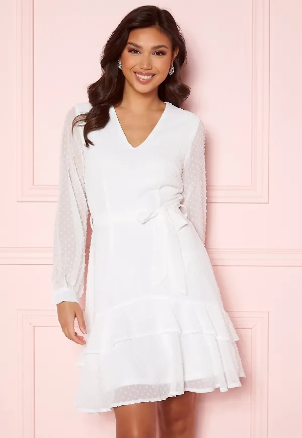 Sisters Point WD Dress 115 Cream M
