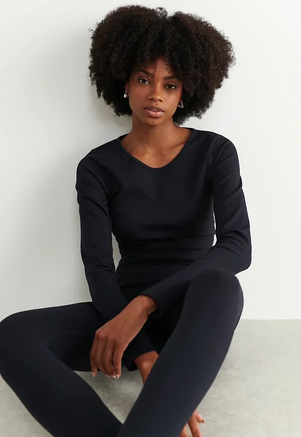 Sky seamless top