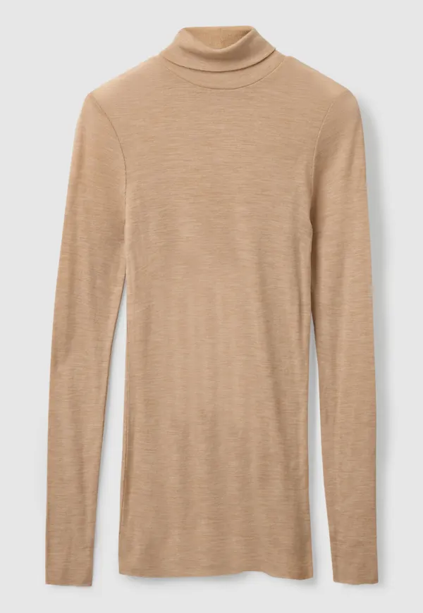 SLIM-FIT MERINO WOOL TURTLENECK TOP