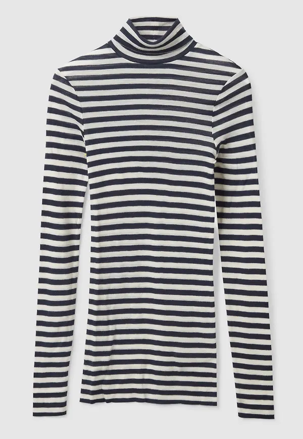 SLIM-FIT MERINO WOOL TURTLENECK TOP