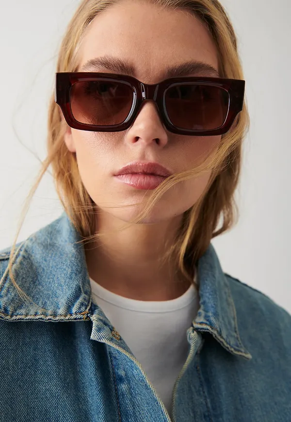 Slim classic sunglasses