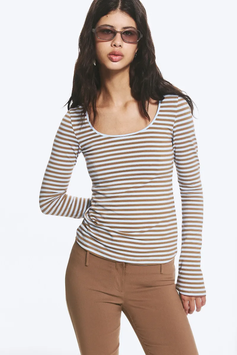 Slim Scoop Neck Long-Sleeved Top