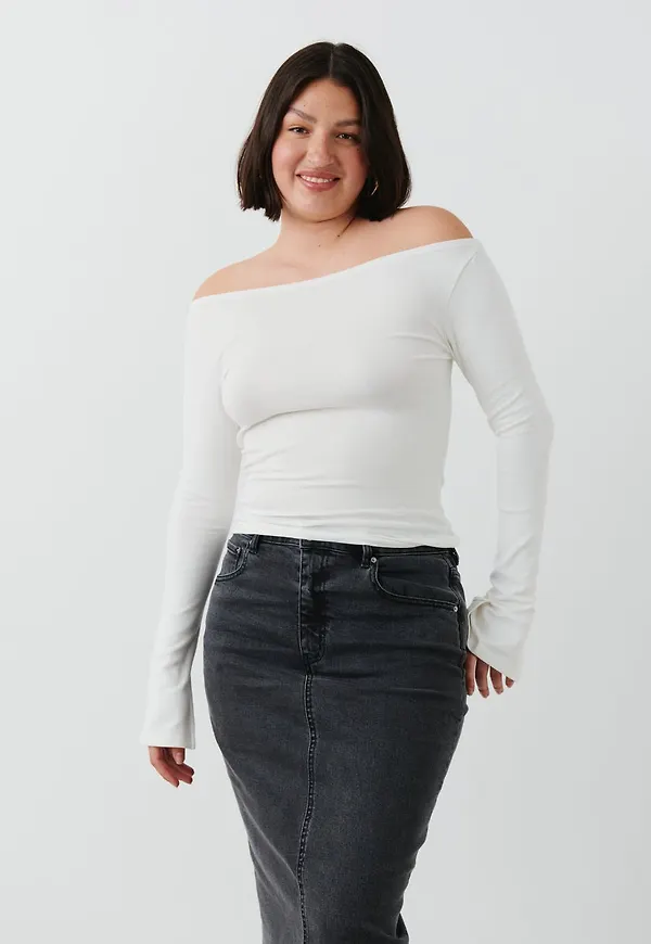 Soft boatneck top