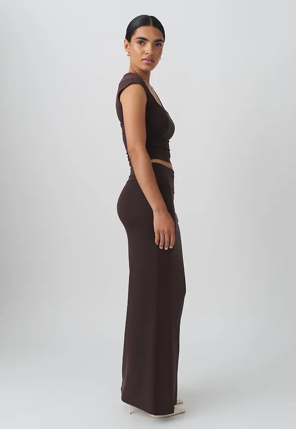 soft touch folded maxi skirt